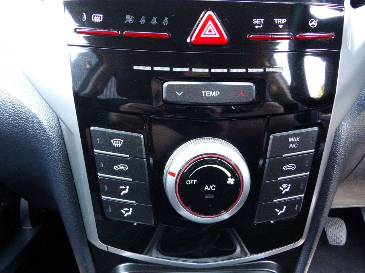 2016 SSANGYONG TIVOLI 2016 SSANGYONG TIVOLI