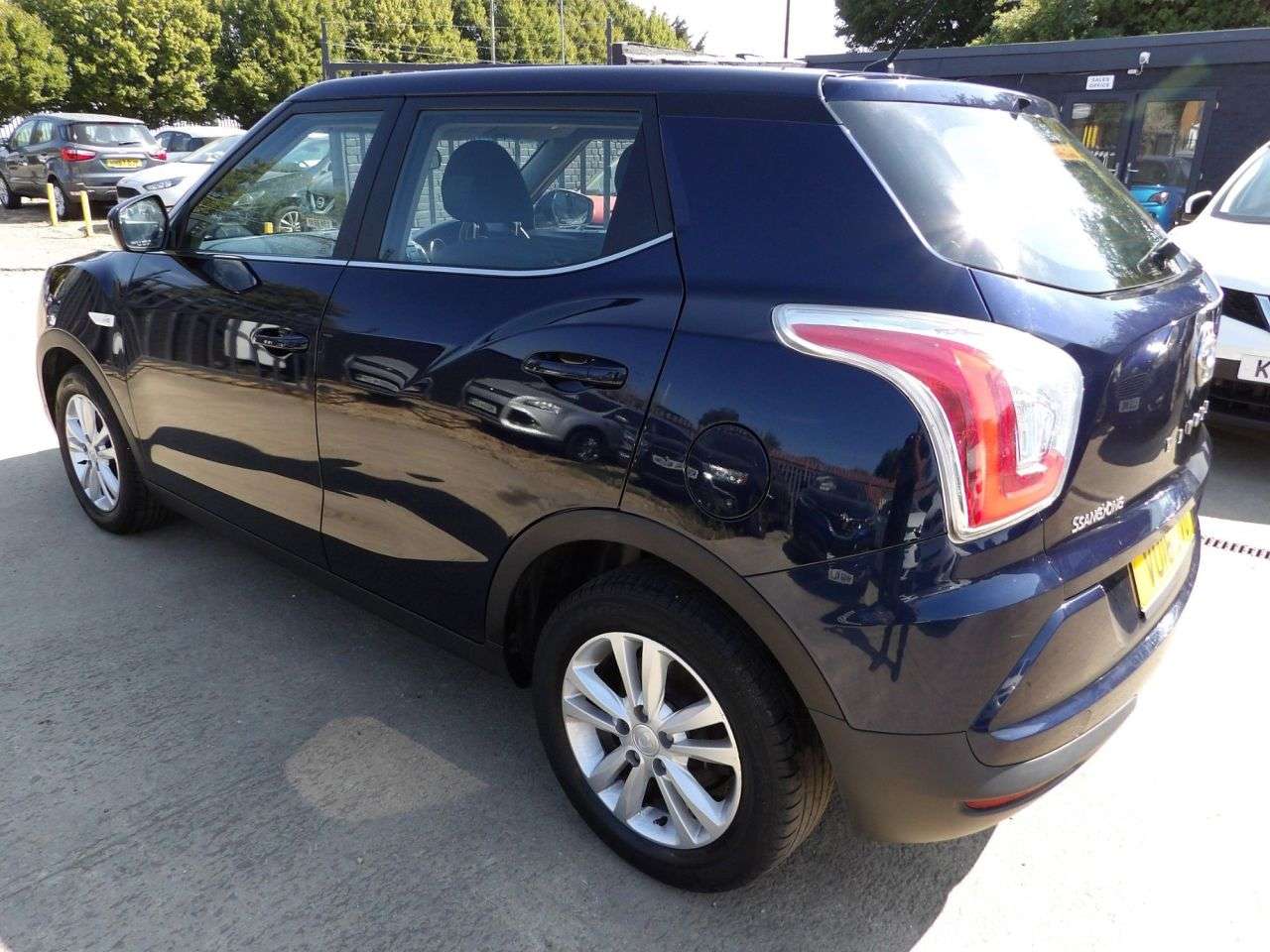A 2016 SSANGYONG TIVOLI 1.6 e-XGi SE SUV 5dr Petrol Manual Euro 6 (s/s) (128 ps) A 2016 SSANGYONG TIVOLI 1.6 e-XGi SE SUV 5dr Petrol Manual Euro 6 (s/s) (128 ps)