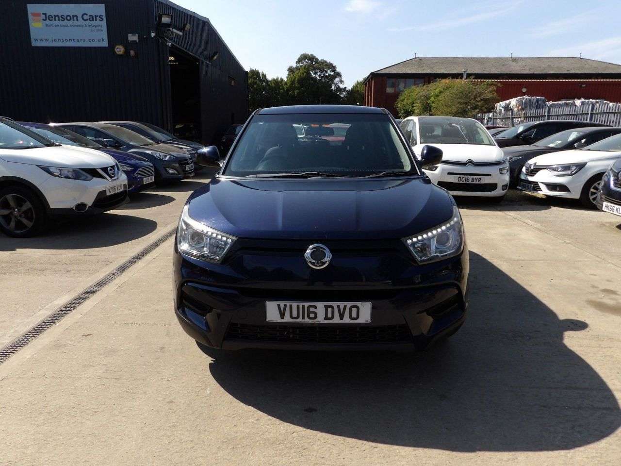 A 2016 SSANGYONG TIVOLI 1.6 e-XGi SE SUV 5dr Petrol Manual Euro 6 (s/s) (128 ps) A 2016 SSANGYONG TIVOLI 1.6 e-XGi SE SUV 5dr Petrol Manual Euro 6 (s/s) (128 ps)