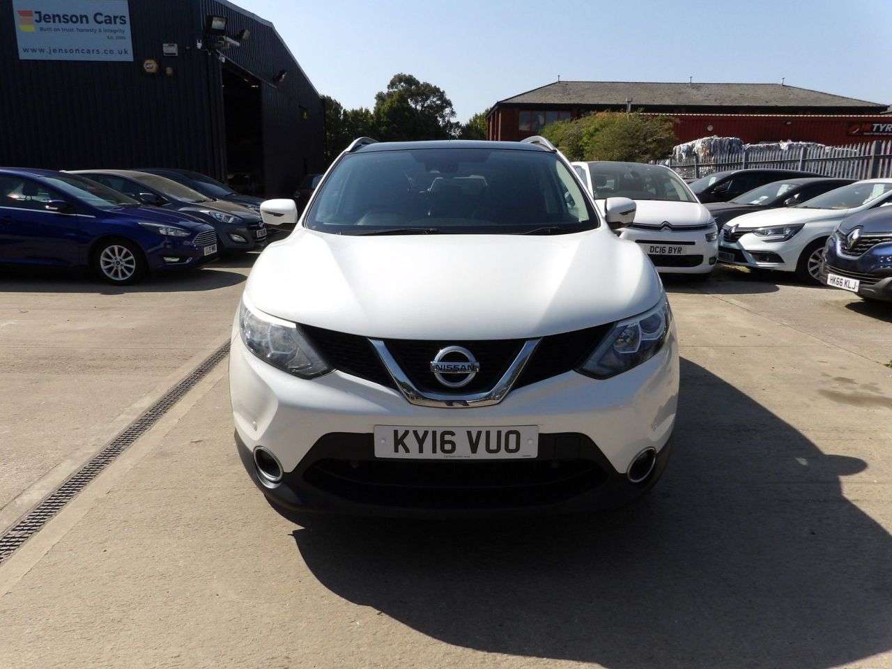 A 2016 NISSAN QASHQAI 1.5 dCi N-Connecta SUV 5dr Diesel Manual 2WD Euro 6 (s/s) (110 ps) A 2016 NISSAN QASHQAI 1.5 dCi N-Connecta SUV 5dr Diesel Manual 2WD Euro 6 (s/s) (110 ps)