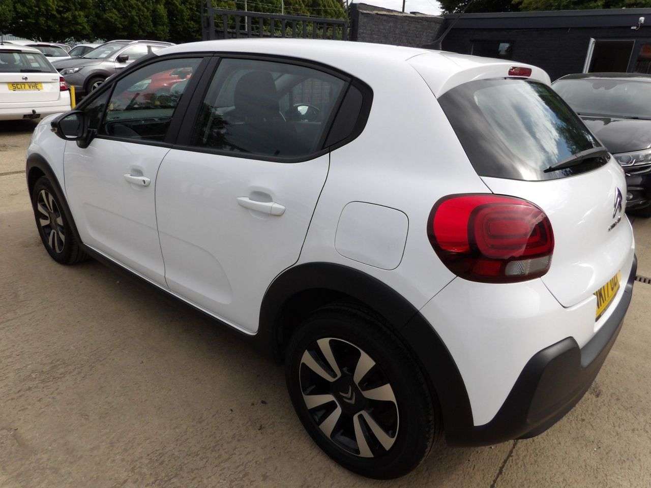 A 2017 CITROEN C3 1.6 BlueHDi Feel Hatchback 5dr Diesel Manual Euro 6 (s/s) (75 ps) A 2017 CITROEN C3 1.6 BlueHDi Feel Hatchback 5dr Diesel Manual Euro 6 (s/s) (75 ps)