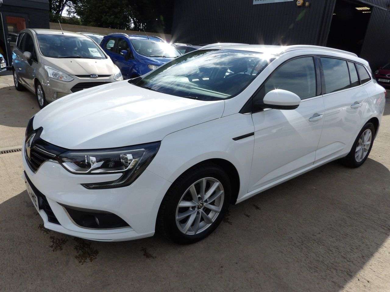 A 2019 RENAULT MEGANE 1.5 Blue dCi Play Sport Tourer 5dr Diesel Manual Euro 6 (s/s) (115 ps) A 2019 RENAULT MEGANE 1.5 Blue dCi Play Sport Tourer 5dr Diesel Manual Euro 6 (s/s) (115 ps)