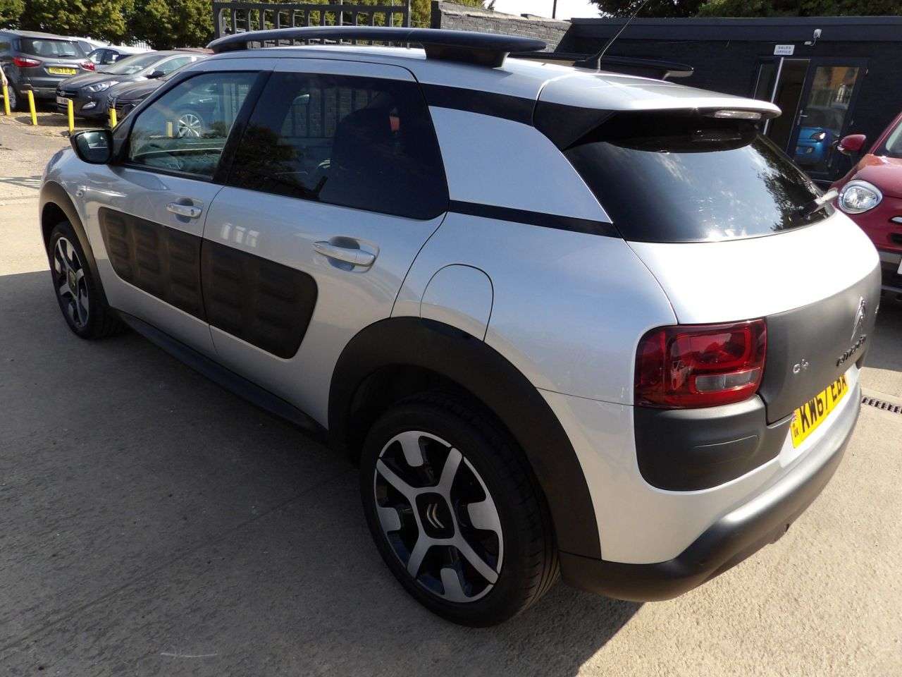 A 2017 CITROEN C4 CACTUS 1.6 BlueHDi Flair Hatchback 5dr Diesel Manual Euro 6 (100 ps) A 2017 CITROEN C4 CACTUS 1.6 BlueHDi Flair Hatchback 5dr Diesel Manual Euro 6 (100 ps)