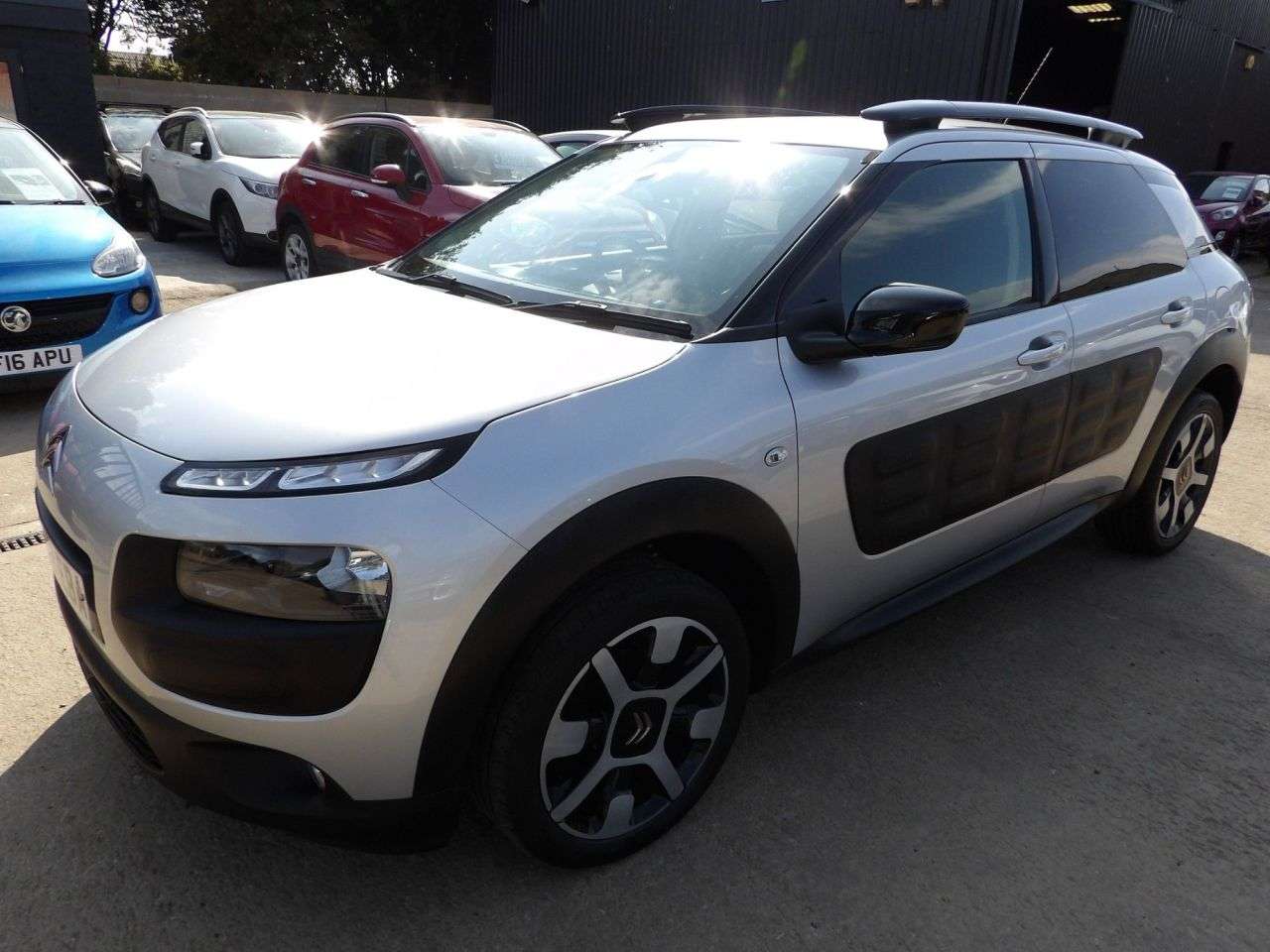 A 2017 CITROEN C4 CACTUS 1.6 BlueHDi Flair Hatchback 5dr Diesel Manual Euro 6 (100 ps) A 2017 CITROEN C4 CACTUS 1.6 BlueHDi Flair Hatchback 5dr Diesel Manual Euro 6 (100 ps)