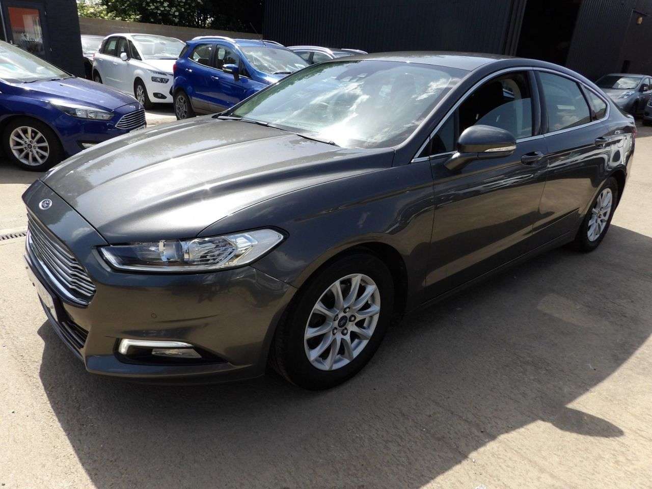A 2017 FORD MONDEO 1.5 TDCi ECOnetic Titanium Hatchback 5dr Diesel Manual Euro 6 (s/s) (120 ps A 2017 FORD MONDEO 1.5 TDCi ECOnetic Titanium Hatchback 5dr Diesel Manual Euro 6 (s/s) (120 ps