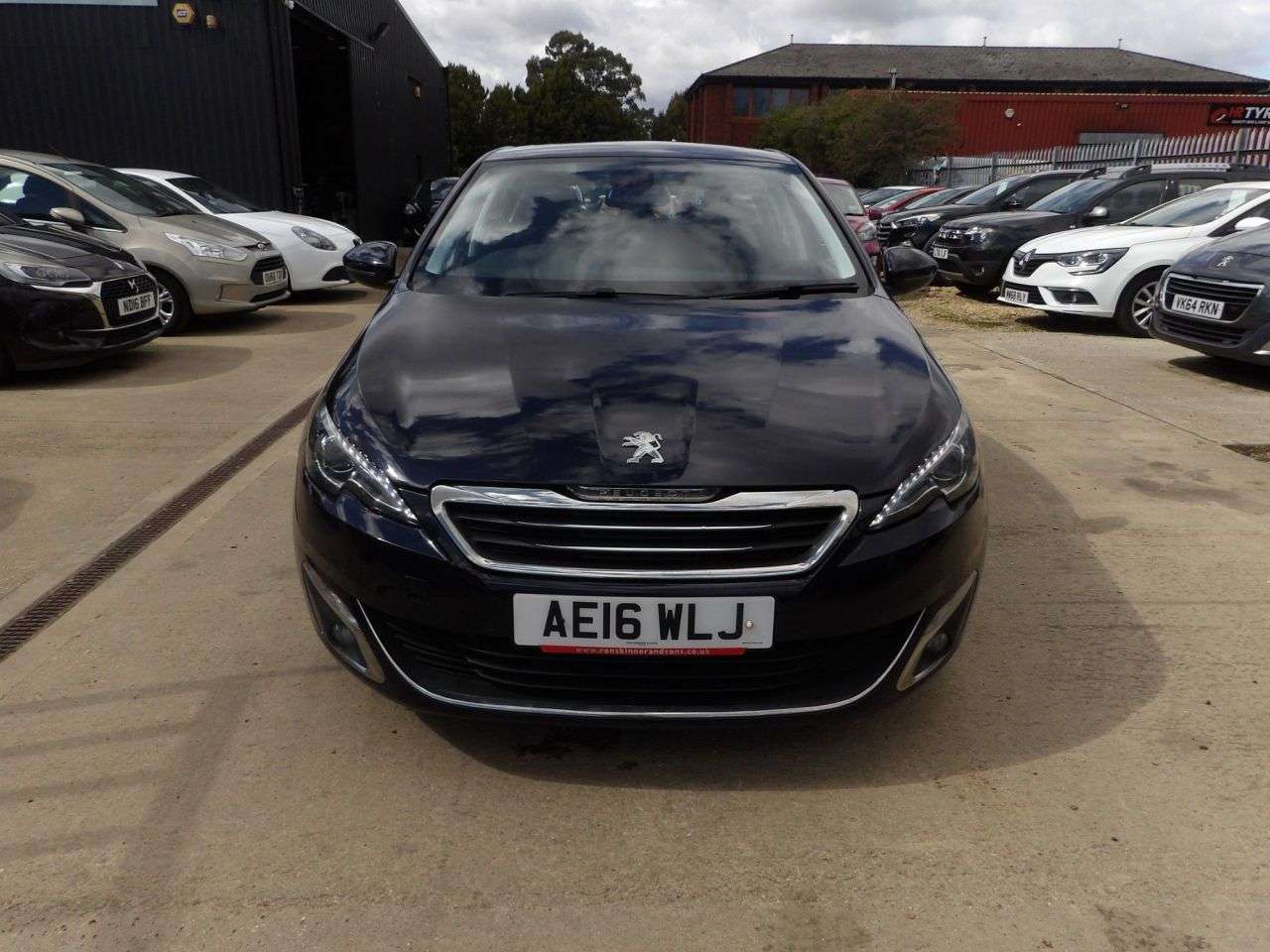 A 2016 PEUGEOT 308 1.6 BlueHDi Allure Hatchback 5dr Diesel Manual Euro 6 (s/s) (120 ps) A 2016 PEUGEOT 308 1.6 BlueHDi Allure Hatchback 5dr Diesel Manual Euro 6 (s/s) (120 ps)