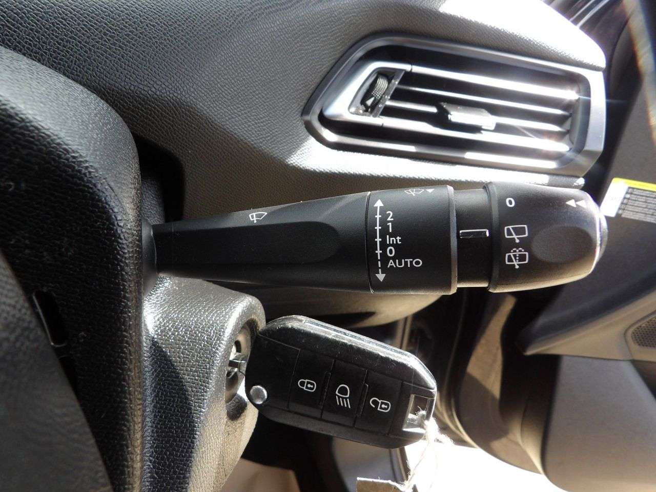 2016 PEUGEOT 308 2016 PEUGEOT 308