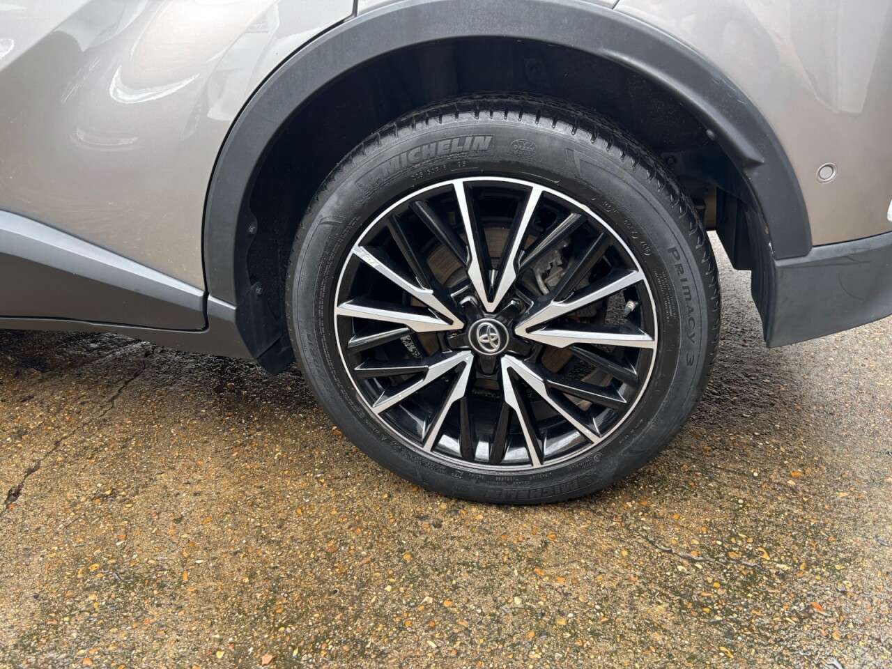 2019 TOYOTA CHR 2019 TOYOTA CHR