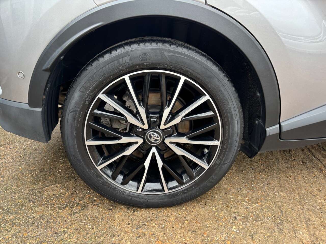 2019 TOYOTA CHR 2019 TOYOTA CHR