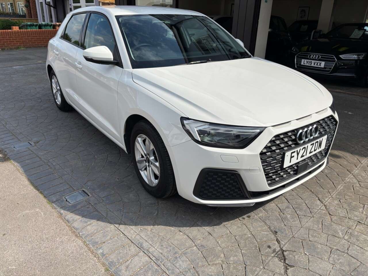 A 2021 AUDI A1 1.0 TFSI 25 Technik Sportback 5dr Petrol S Tronic Euro 6 (s/s) (95 ps) APPL A 2021 AUDI A1 1.0 TFSI 25 Technik Sportback 5dr Petrol S Tronic Euro 6 (s/s) (95 ps) APPL