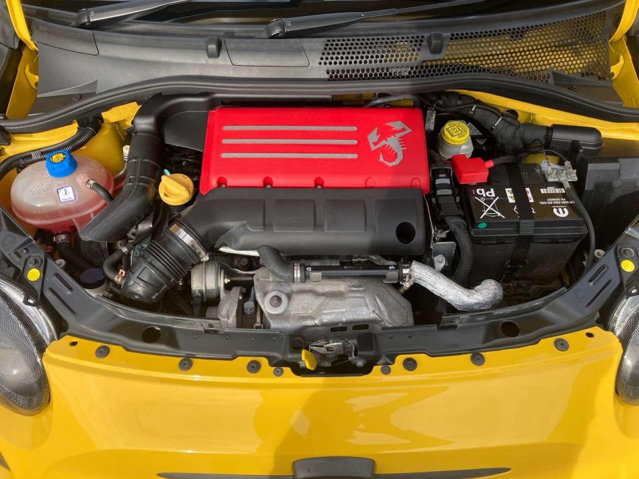 2020 ABARTH 595 2020 ABARTH 595