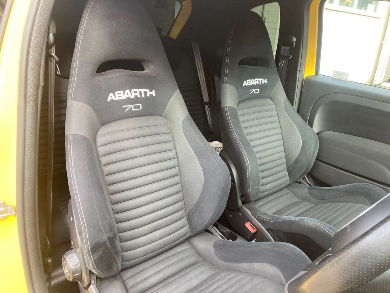 2020 ABARTH 595 2020 ABARTH 595
