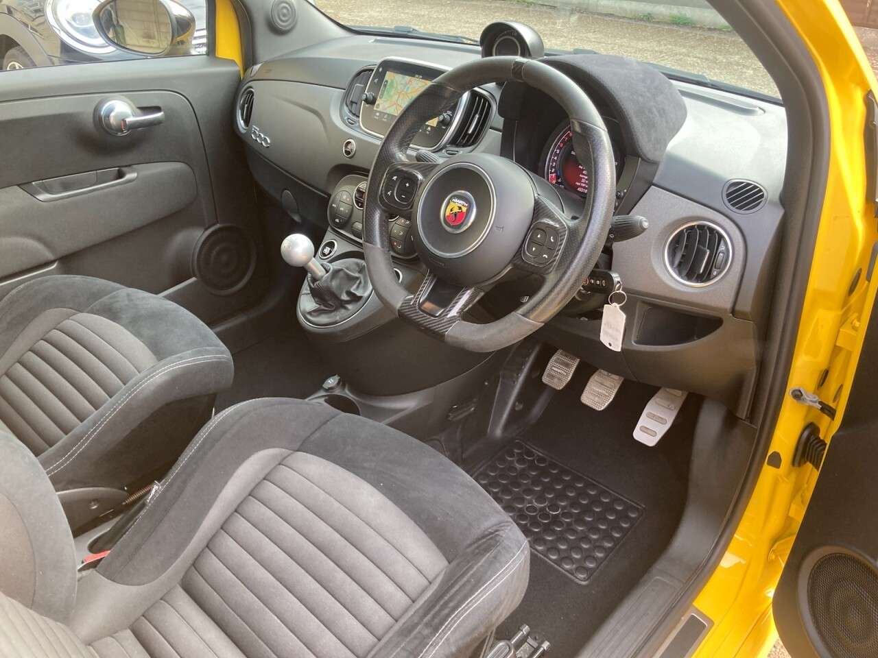 2020 ABARTH 595 2020 ABARTH 595