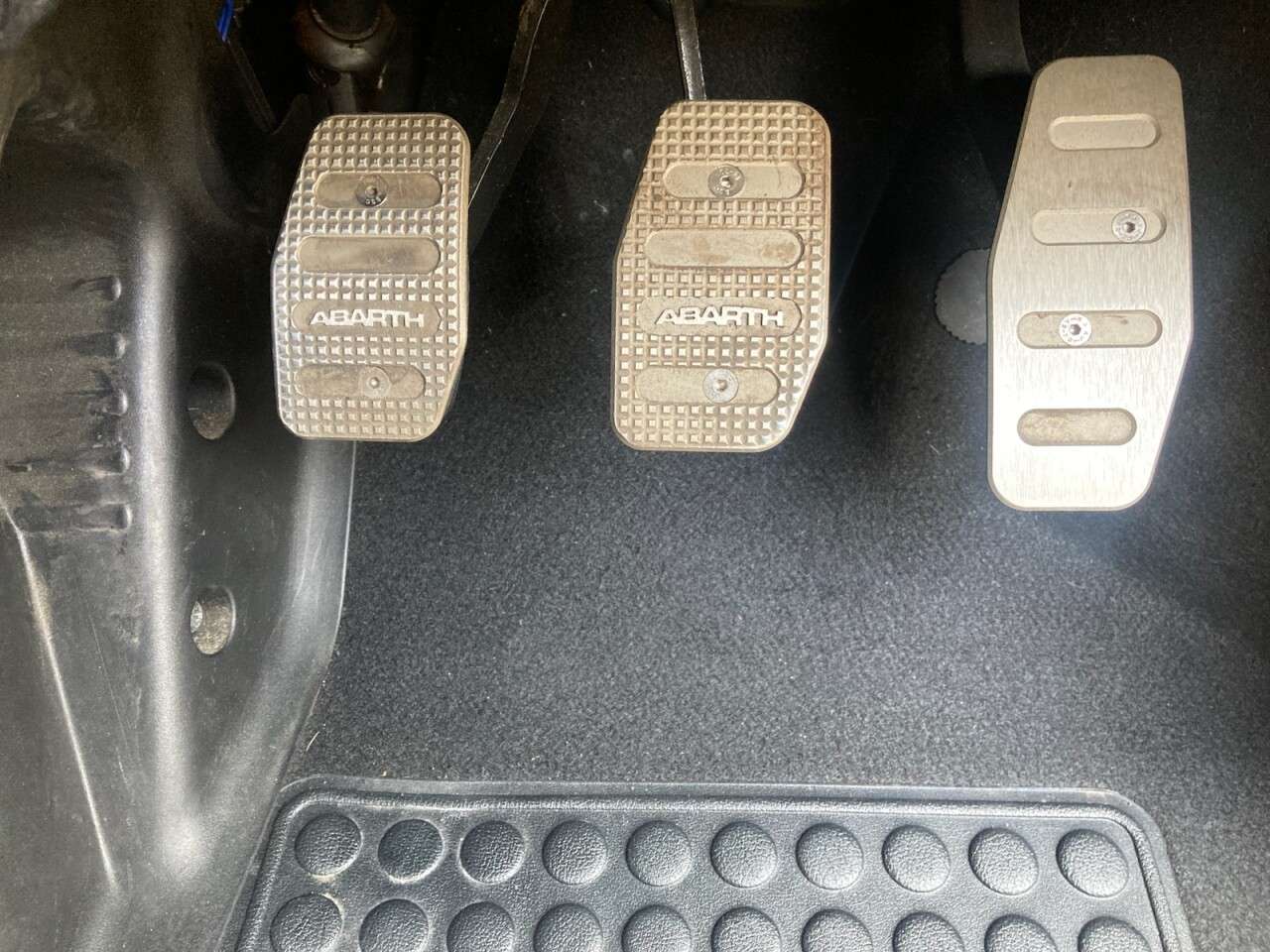 2020 ABARTH 595 2020 ABARTH 595