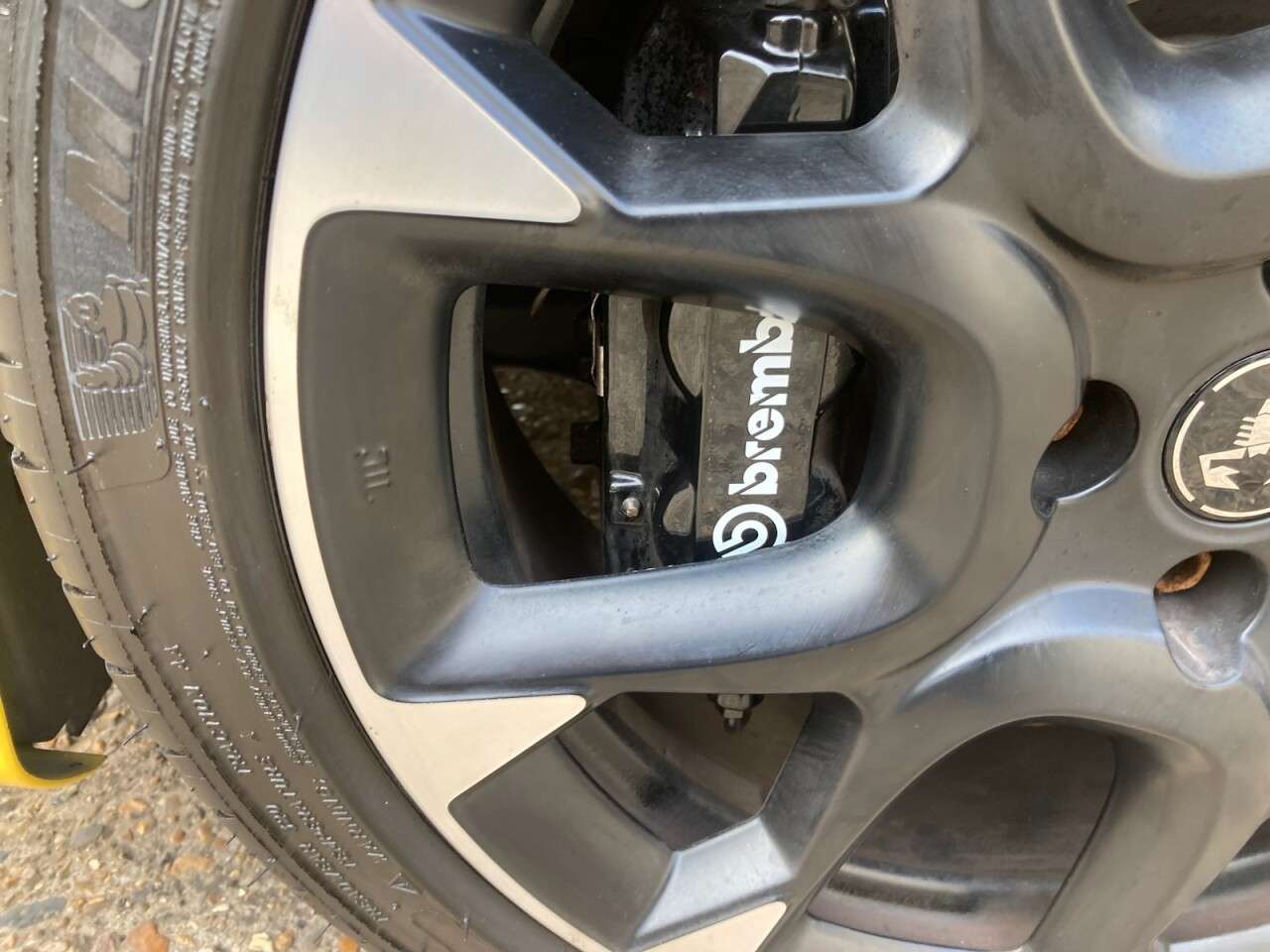 2020 ABARTH 595 2020 ABARTH 595