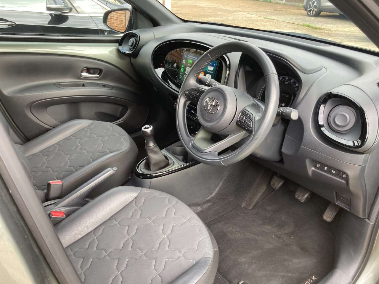 2022 TOYOTA AYGO X 2022 TOYOTA AYGO X