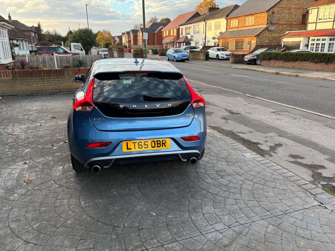 2015 VOLVO V40 2015 VOLVO V40