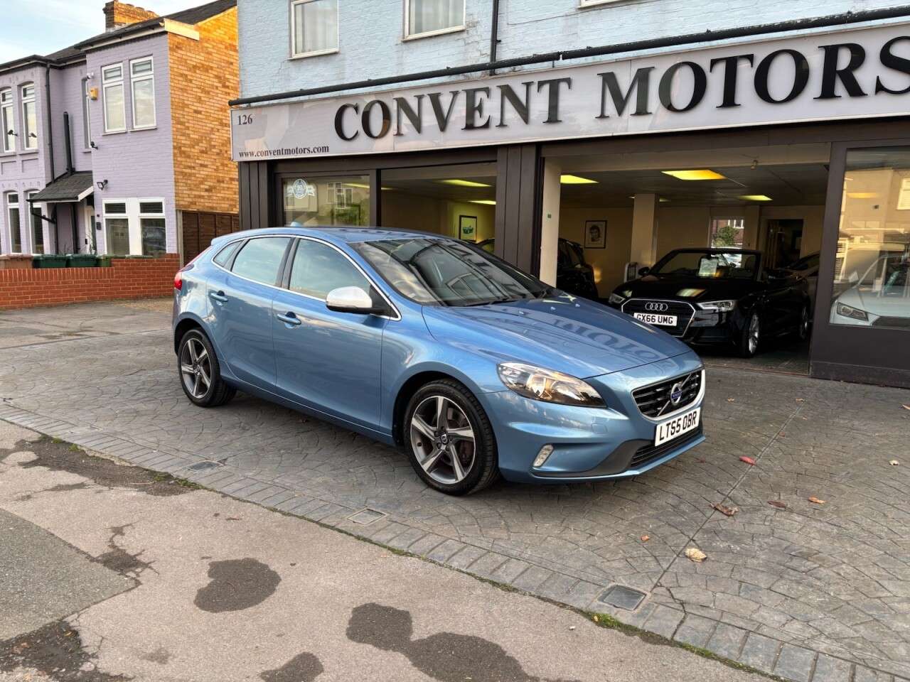 2015 VOLVO V40 2015 VOLVO V40