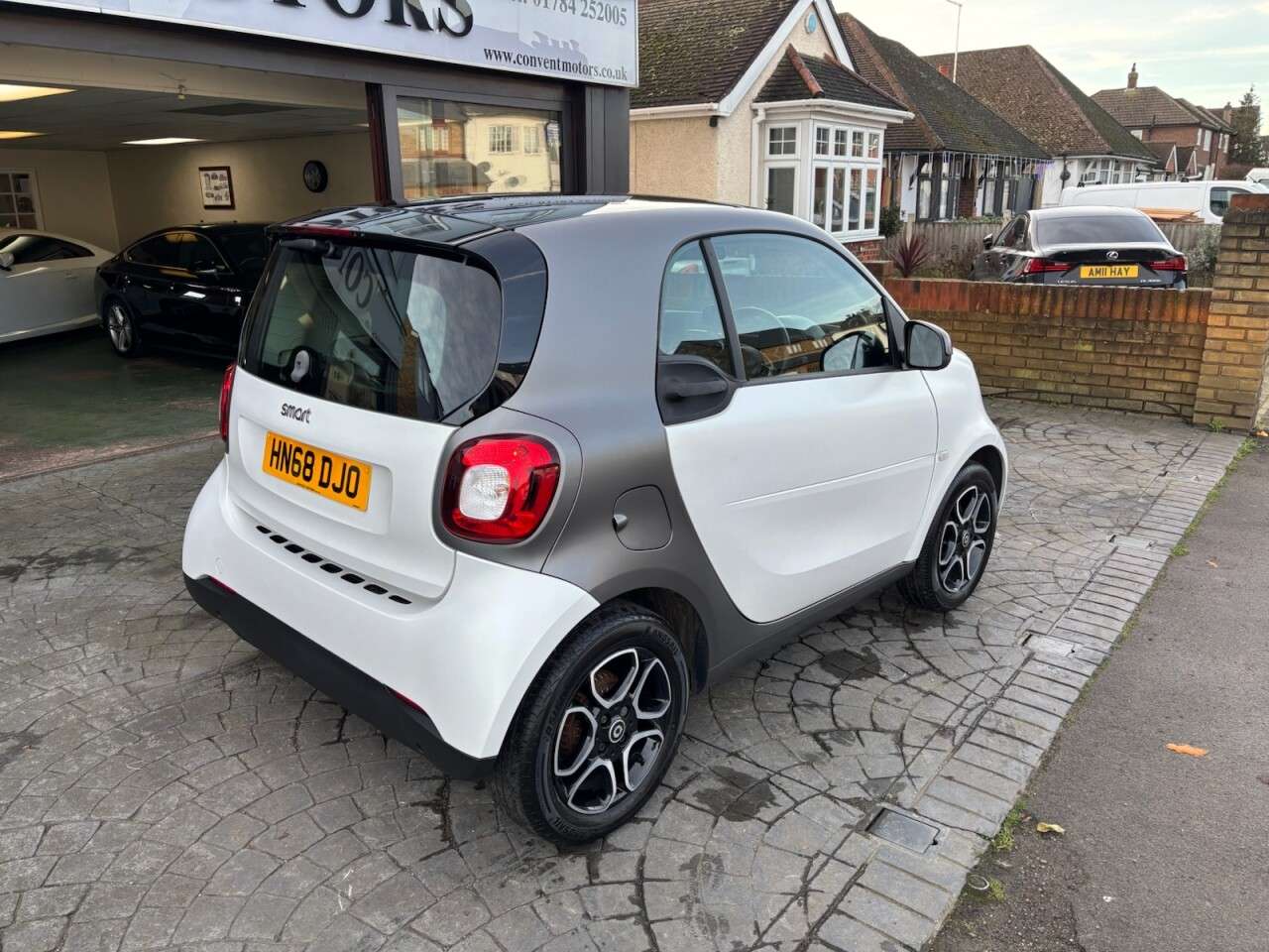 A 2018 SMART FORTWO 0.9T Prime Coupe 2dr Petrol Manual Euro 6 (s/s) (90 ps) MOON WHITE MATT WIT A 2018 SMART FORTWO 0.9T Prime Coupe 2dr Petrol Manual Euro 6 (s/s) (90 ps) MOON WHITE MATT WIT