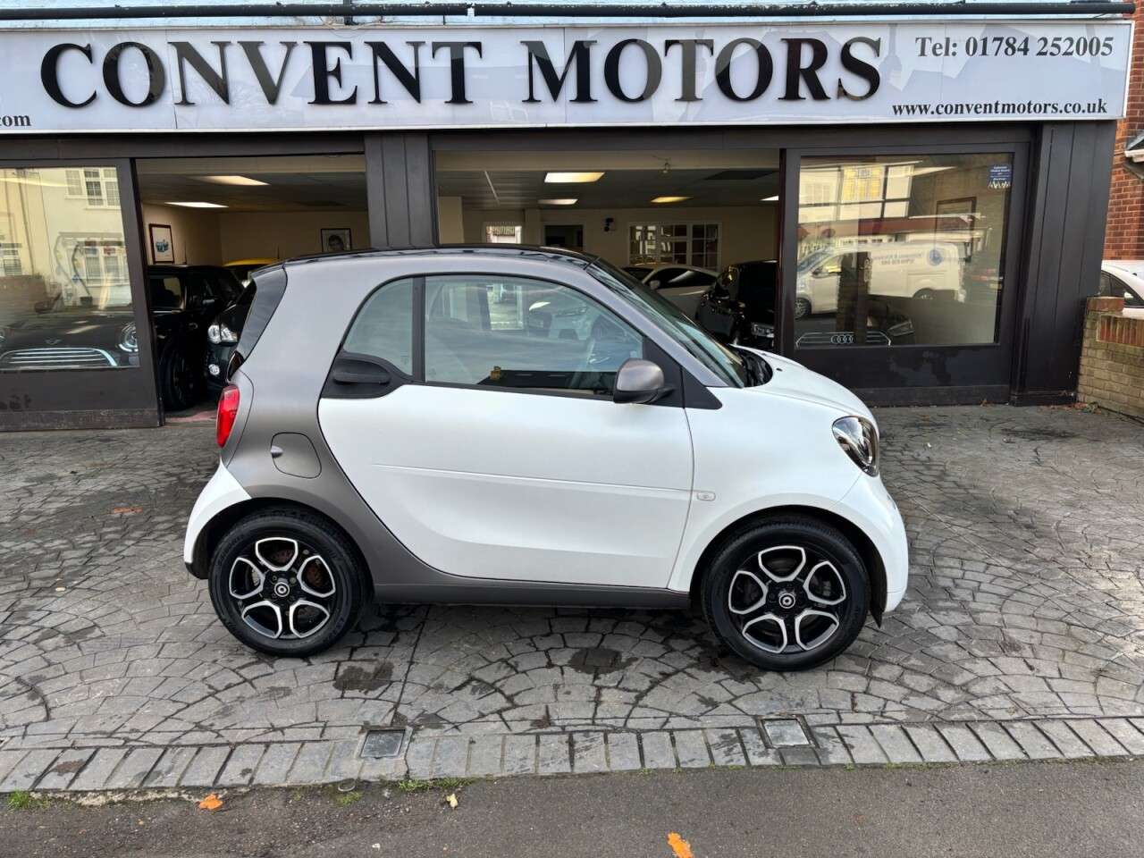 A 2018 SMART FORTWO 0.9T Prime Coupe 2dr Petrol Manual Euro 6 (s/s) (90 ps) MOON WHITE MATT WIT A 2018 SMART FORTWO 0.9T Prime Coupe 2dr Petrol Manual Euro 6 (s/s) (90 ps) MOON WHITE MATT WIT