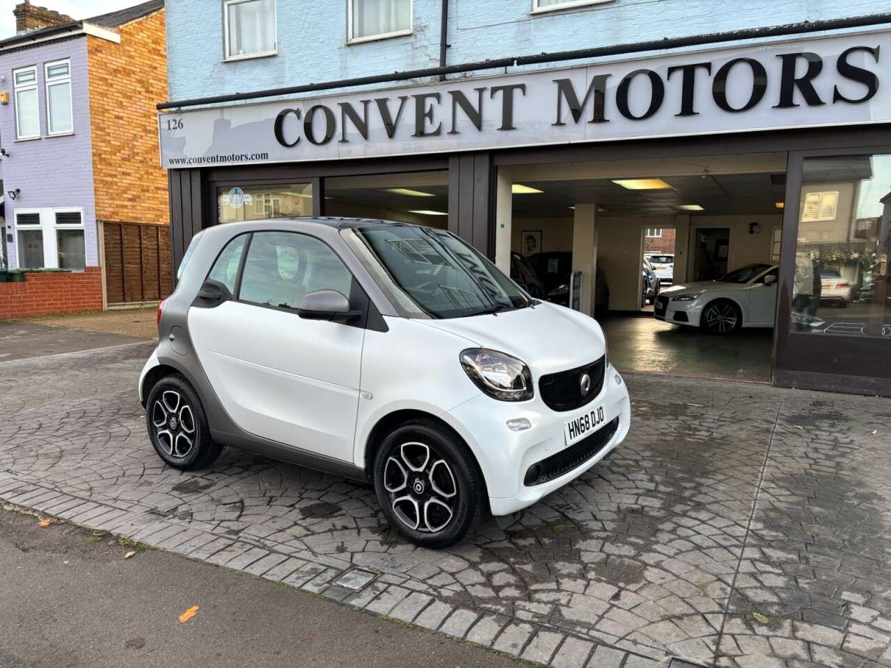 A 2018 SMART FORTWO 0.9T Prime Coupe 2dr Petrol Manual Euro 6 (s/s) (90 ps) MOON WHITE MATT WIT A 2018 SMART FORTWO 0.9T Prime Coupe 2dr Petrol Manual Euro 6 (s/s) (90 ps) MOON WHITE MATT WIT