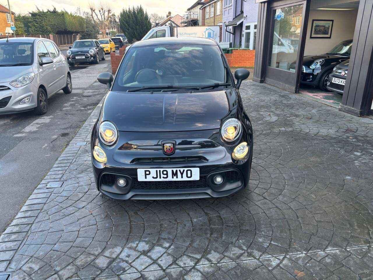 2019 ABARTH 595 2019 ABARTH 595