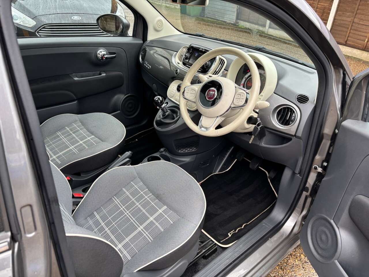 2016 FIAT 500 2016 FIAT 500