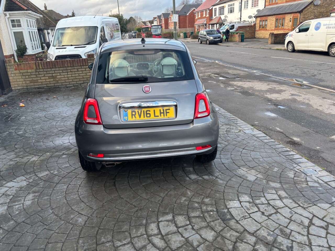 A 2016 FIAT 500 1.2 Lounge Hatchback 3dr Petrol Manual Euro 6 (s/s) (69 bhp) SAT NAV, CLIMA A 2016 FIAT 500 1.2 Lounge Hatchback 3dr Petrol Manual Euro 6 (s/s) (69 bhp) SAT NAV, CLIMA