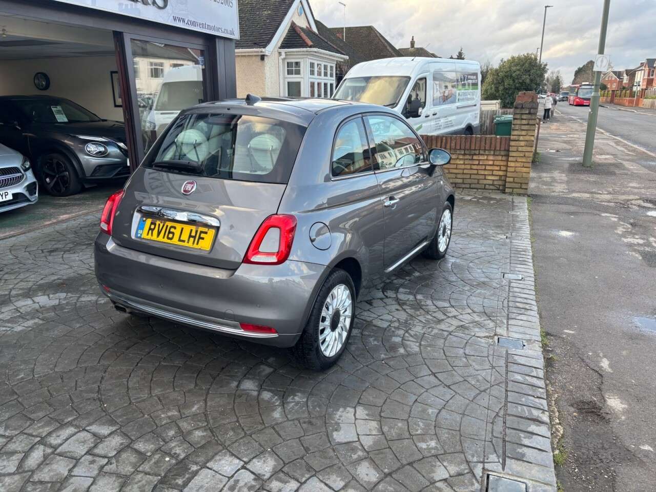 A 2016 FIAT 500 1.2 Lounge Hatchback 3dr Petrol Manual Euro 6 (s/s) (69 bhp) SAT NAV, CLIMA A 2016 FIAT 500 1.2 Lounge Hatchback 3dr Petrol Manual Euro 6 (s/s) (69 bhp) SAT NAV, CLIMA