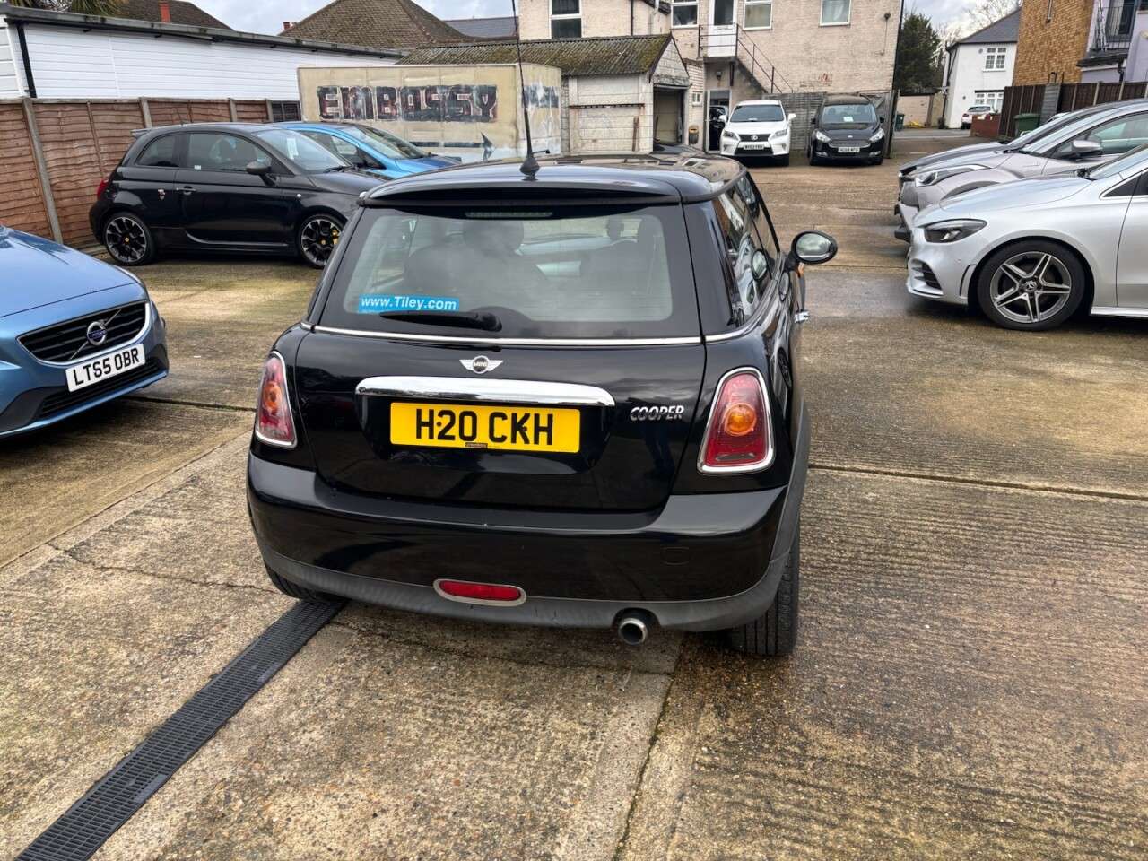 A 2010 MINI HATCH 1.6 Cooper Hatchback 3dr Petrol Manual Euro 5 (122 ps) 1/2 BLACK LEATHER, C A 2010 MINI HATCH 1.6 Cooper Hatchback 3dr Petrol Manual Euro 5 (122 ps) 1/2 BLACK LEATHER, C