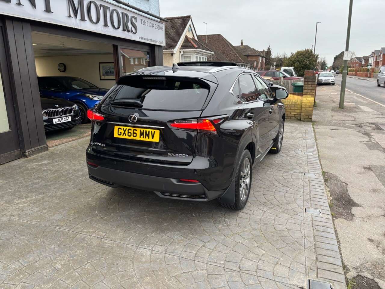 A 2016 LEXUS NX 2.5 300h Luxury SUV 5dr Petrol Hybrid E-CVT 4WD Euro 6 (s/s) (197 ps) SUNRO A 2016 LEXUS NX 2.5 300h Luxury SUV 5dr Petrol Hybrid E-CVT 4WD Euro 6 (s/s) (197 ps) SUNRO