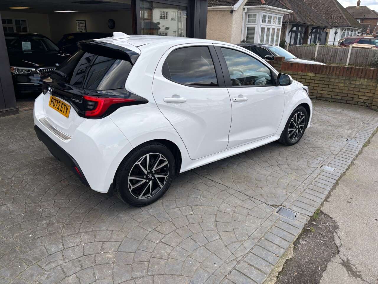A 2022 TOYOTA YARIS 1.5 VVT-h Design Hatchback 5dr Petrol Hybrid E-CVT Euro 6 (s/s) (116 ps) RE A 2022 TOYOTA YARIS 1.5 VVT-h Design Hatchback 5dr Petrol Hybrid E-CVT Euro 6 (s/s) (116 ps) RE