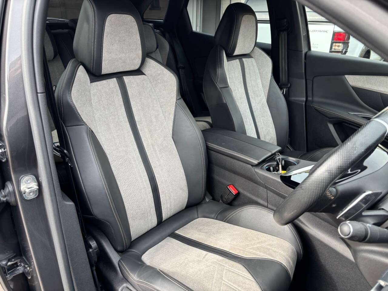 2021 PEUGEOT 3008 2021 PEUGEOT 3008