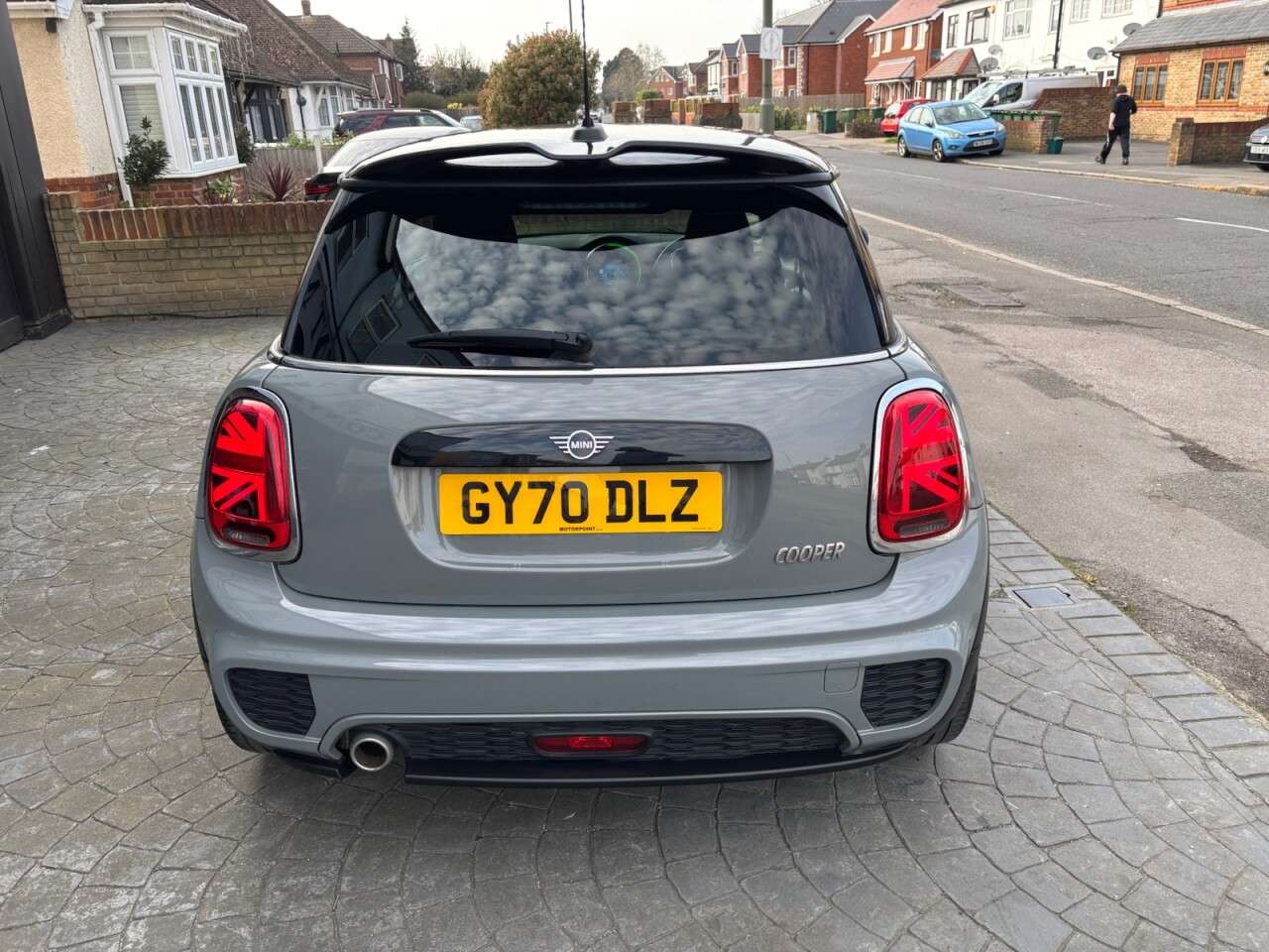 A 2020 MINI HATCH 1.5 Cooper Sport Hatchback 3dr Petrol Steptronic Euro 6 (s/s) (136 ps) JCW A 2020 MINI HATCH 1.5 Cooper Sport Hatchback 3dr Petrol Steptronic Euro 6 (s/s) (136 ps) JCW