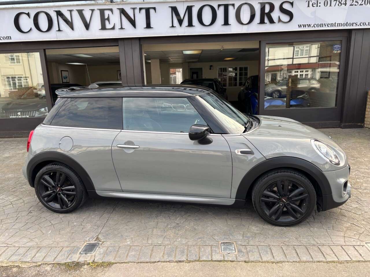 A 2020 MINI HATCH 1.5 Cooper Sport Hatchback 3dr Petrol Steptronic Euro 6 (s/s) (136 ps) JCW A 2020 MINI HATCH 1.5 Cooper Sport Hatchback 3dr Petrol Steptronic Euro 6 (s/s) (136 ps) JCW