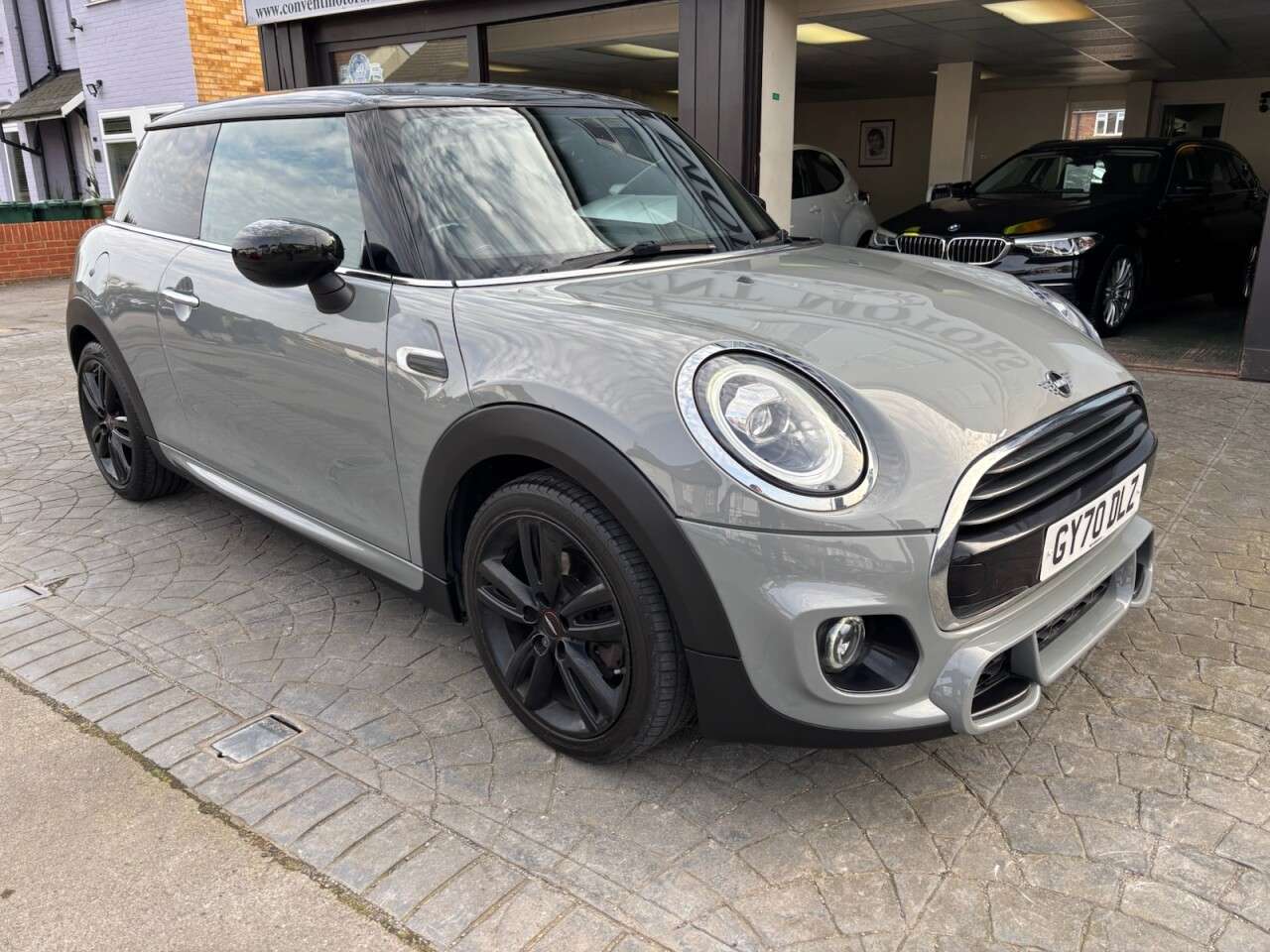 A 2020 MINI HATCH 1.5 Cooper Sport Hatchback 3dr Petrol Steptronic Euro 6 (s/s) (136 ps) JCW A 2020 MINI HATCH 1.5 Cooper Sport Hatchback 3dr Petrol Steptronic Euro 6 (s/s) (136 ps) JCW