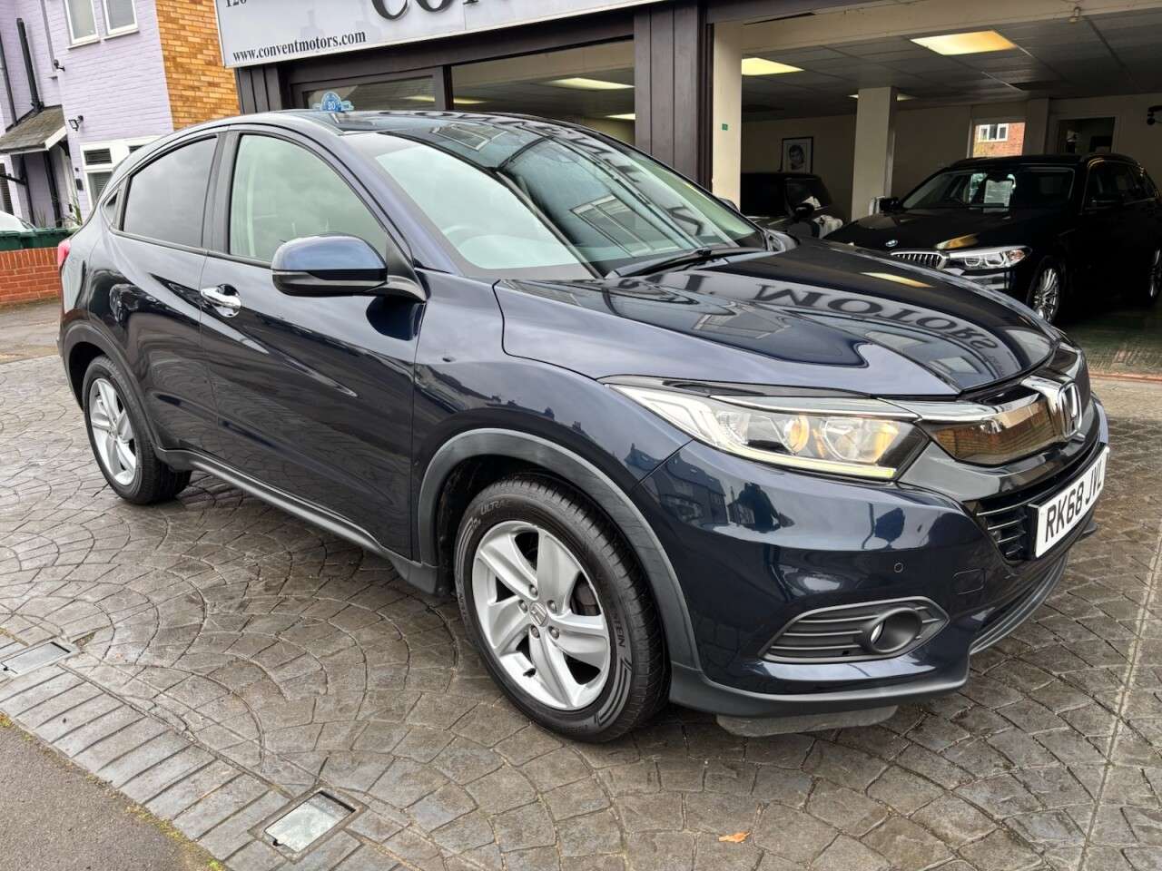 A 2018 HONDA HR-V 1.5 i-VTEC SE SUV 5dr Petrol CVT Euro 6 (s/s) (130 ps) SAT NAV, REV CAMERA, A 2018 HONDA HR-V 1.5 i-VTEC SE SUV 5dr Petrol CVT Euro 6 (s/s) (130 ps) SAT NAV, REV CAMERA,