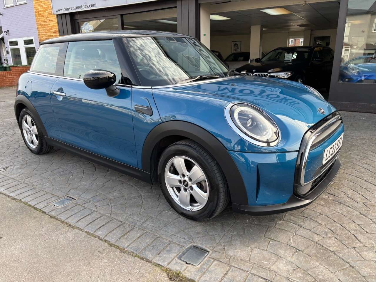 A 2022 MINI HATCH 1.5 Cooper Classic Hatchback 3dr Petrol Manual Euro 6 (s/s) (136 ps) APPLE A 2022 MINI HATCH 1.5 Cooper Classic Hatchback 3dr Petrol Manual Euro 6 (s/s) (136 ps) APPLE