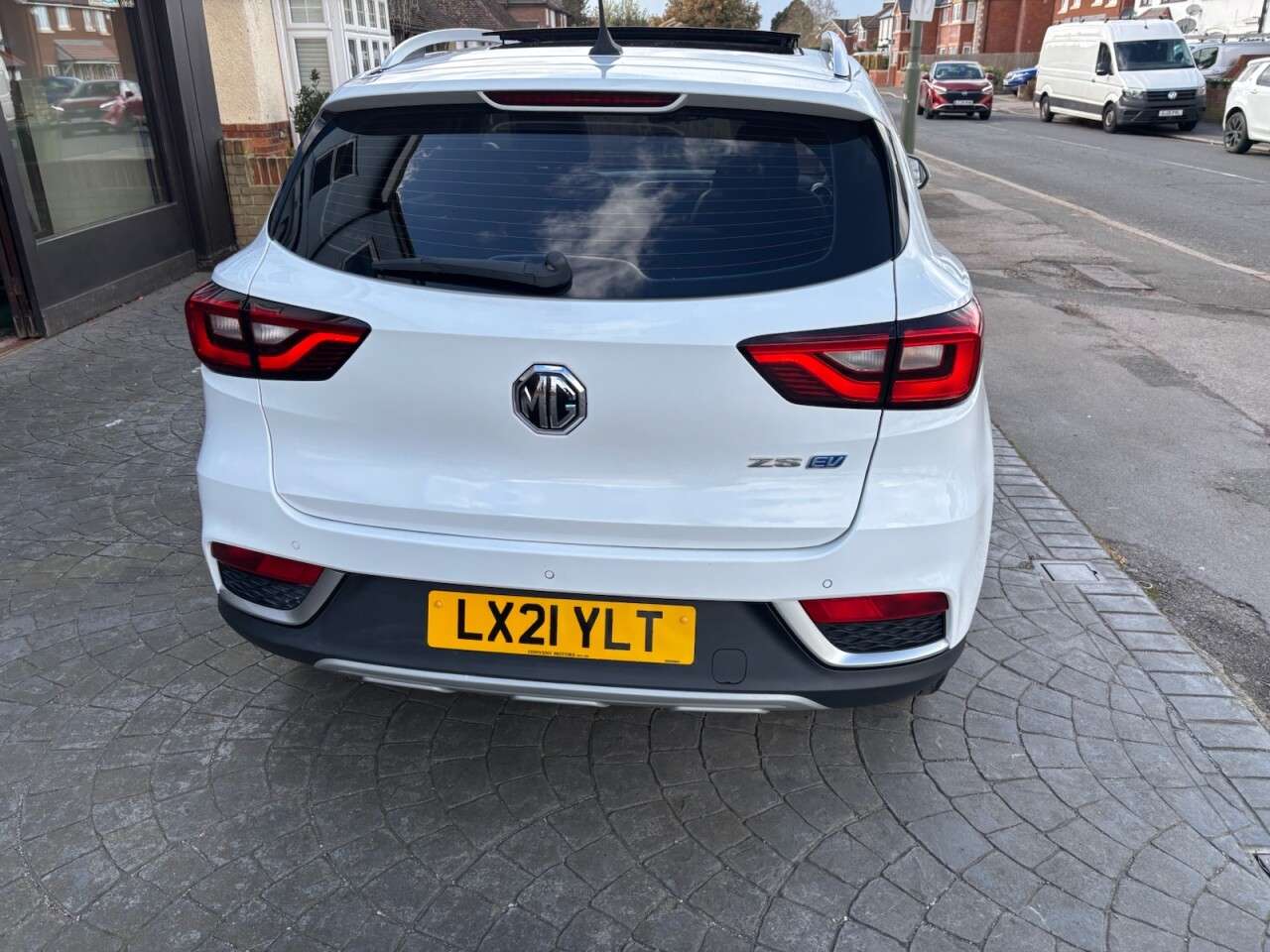A 2021 MG MG ZS 44.5kWh Exclusive SUV 5dr Electric Auto (143 ps) BLACK LEATHER HEATED SEATS A 2021 MG MG ZS 44.5kWh Exclusive SUV 5dr Electric Auto (143 ps) BLACK LEATHER HEATED SEATS