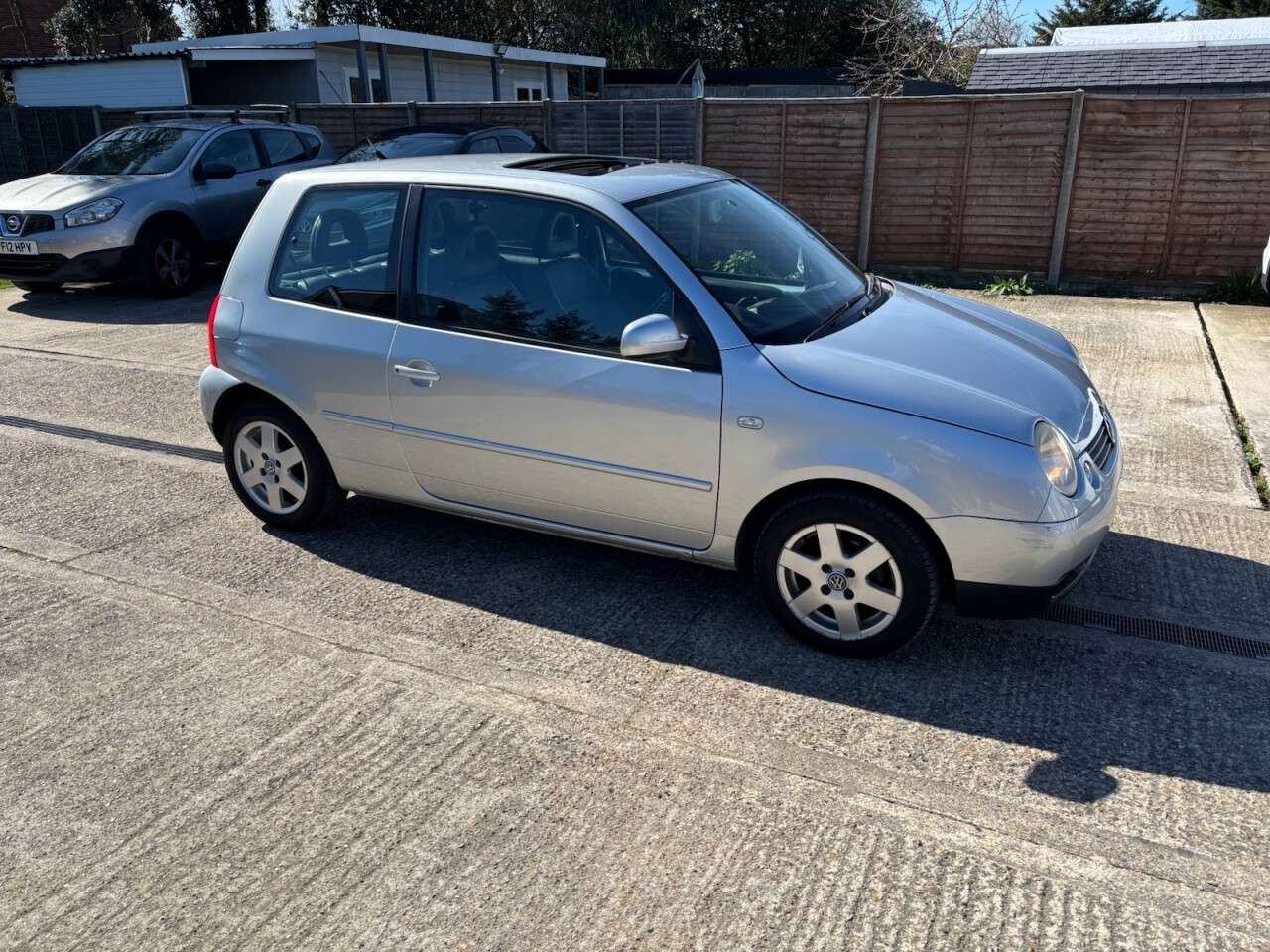 A 2002 VOLKSWAGEN LUPO 1.4 S Hatchback 3dr Petrol Automatic (185 g/km, 75 bhp) AIR CONDITIONING, H A 2002 VOLKSWAGEN LUPO 1.4 S Hatchback 3dr Petrol Automatic (185 g/km, 75 bhp) AIR CONDITIONING, H