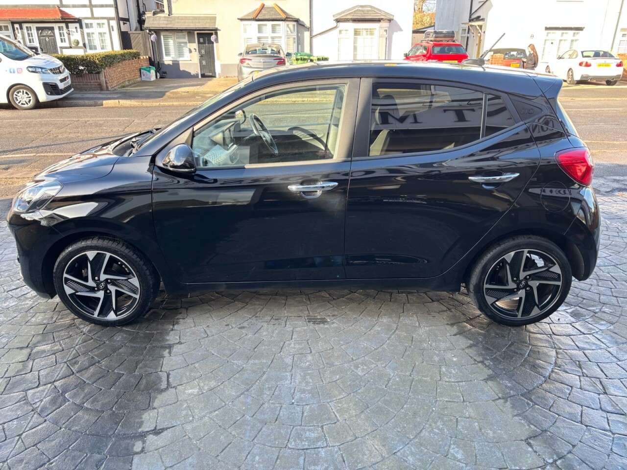 2023 HYUNDAI I10 2023 HYUNDAI I10