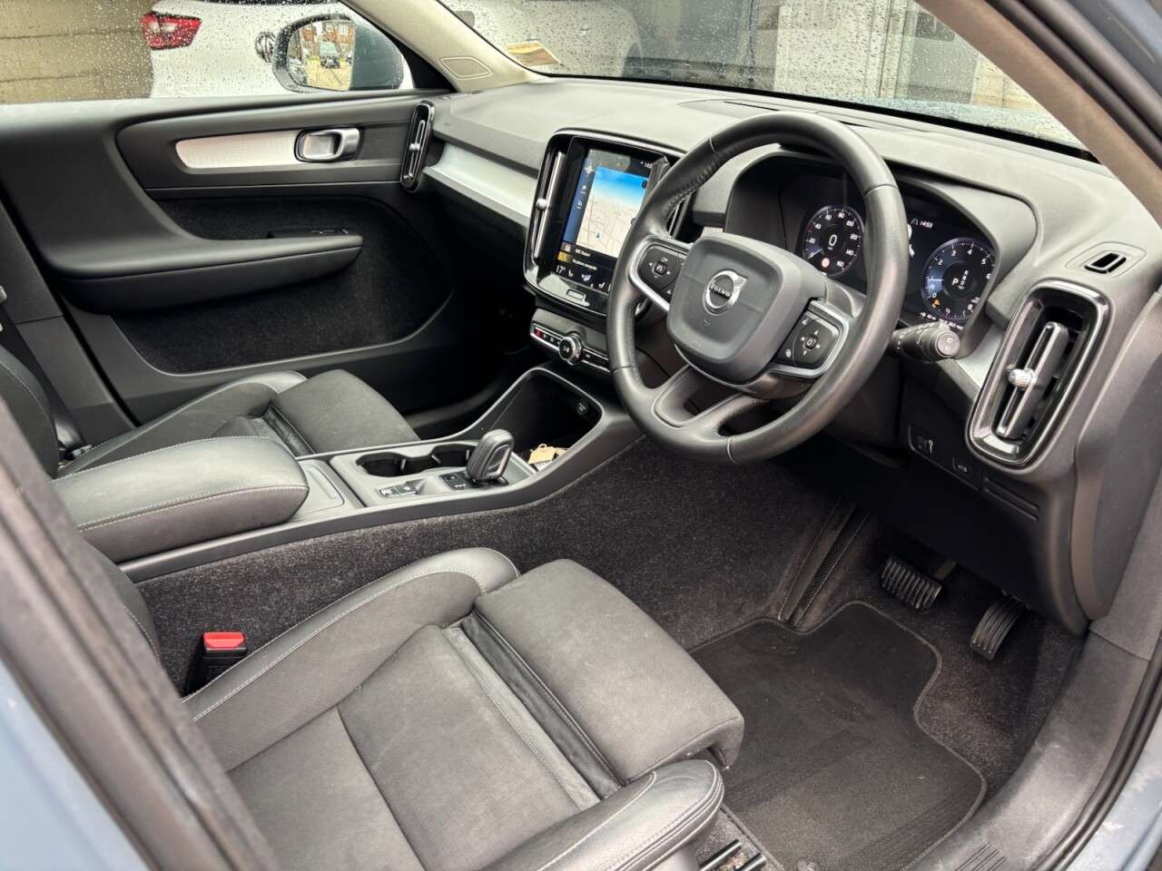 2019 VOLVO XC40 2019 VOLVO XC40