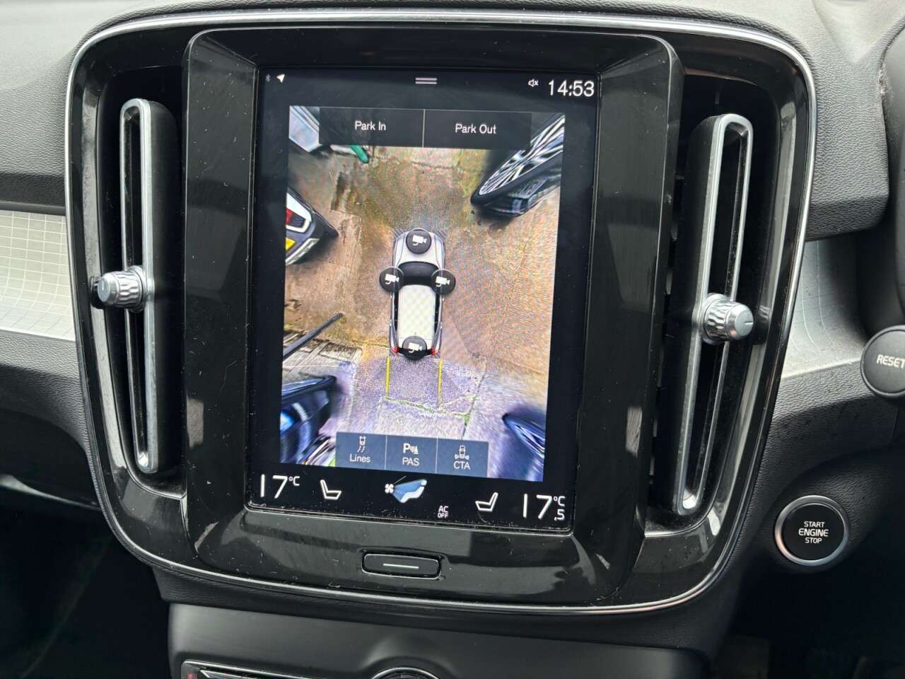 2019 VOLVO XC40 2019 VOLVO XC40