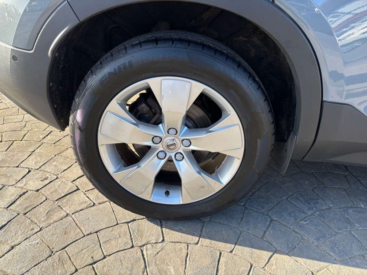 2019 VOLVO XC40 2019 VOLVO XC40