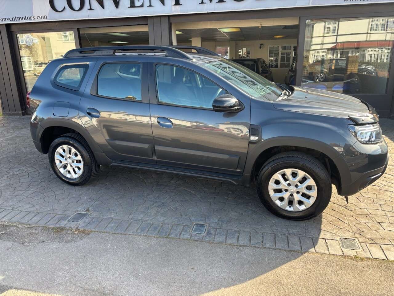 A 2022 DACIA DUSTER 1.3 TCe Comfort SUV 5dr Petrol Manual Euro 6 (s/s) (130 ps) APPLE CARPLAY, A 2022 DACIA DUSTER 1.3 TCe Comfort SUV 5dr Petrol Manual Euro 6 (s/s) (130 ps) APPLE CARPLAY,