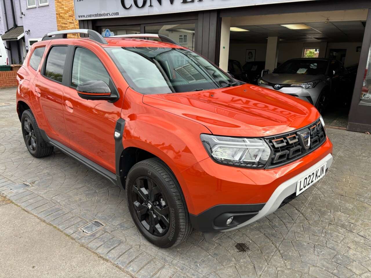 A 2022 DACIA DUSTER 1.0 TCe Extreme SE SUV 5dr Petrol Manual Euro 6 (s/s) (90 ps) REV CAMERA, S A 2022 DACIA DUSTER 1.0 TCe Extreme SE SUV 5dr Petrol Manual Euro 6 (s/s) (90 ps) REV CAMERA, S