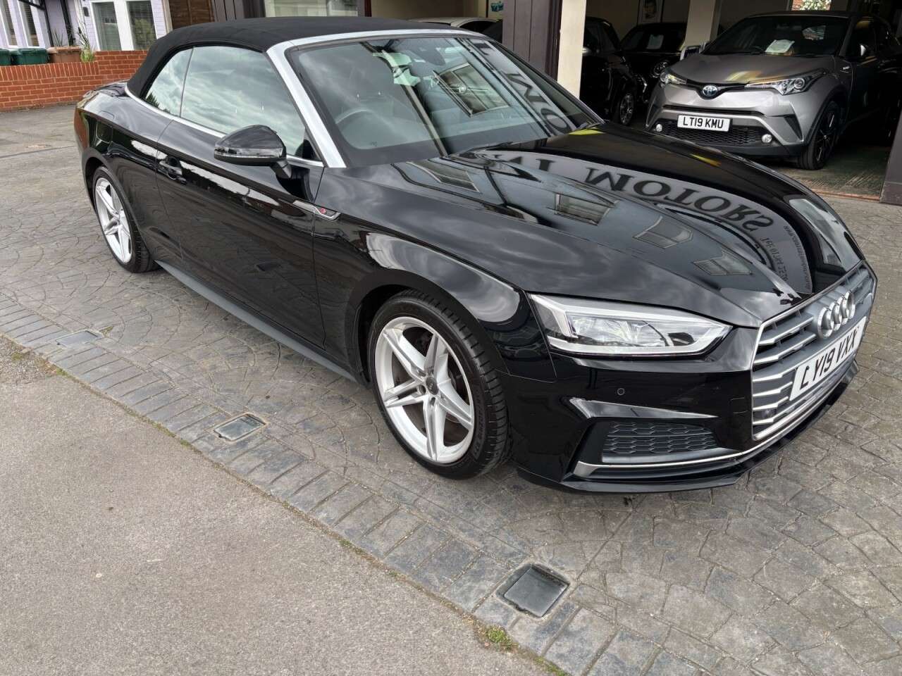 A 2019 AUDI A5 CABRIOLET 2.0 TFSI 40 S line Convertible 2dr Petrol S Tronic Euro 6 (s/s) (190 ps) HE A 2019 AUDI A5 CABRIOLET 2.0 TFSI 40 S line Convertible 2dr Petrol S Tronic Euro 6 (s/s) (190 ps) HE