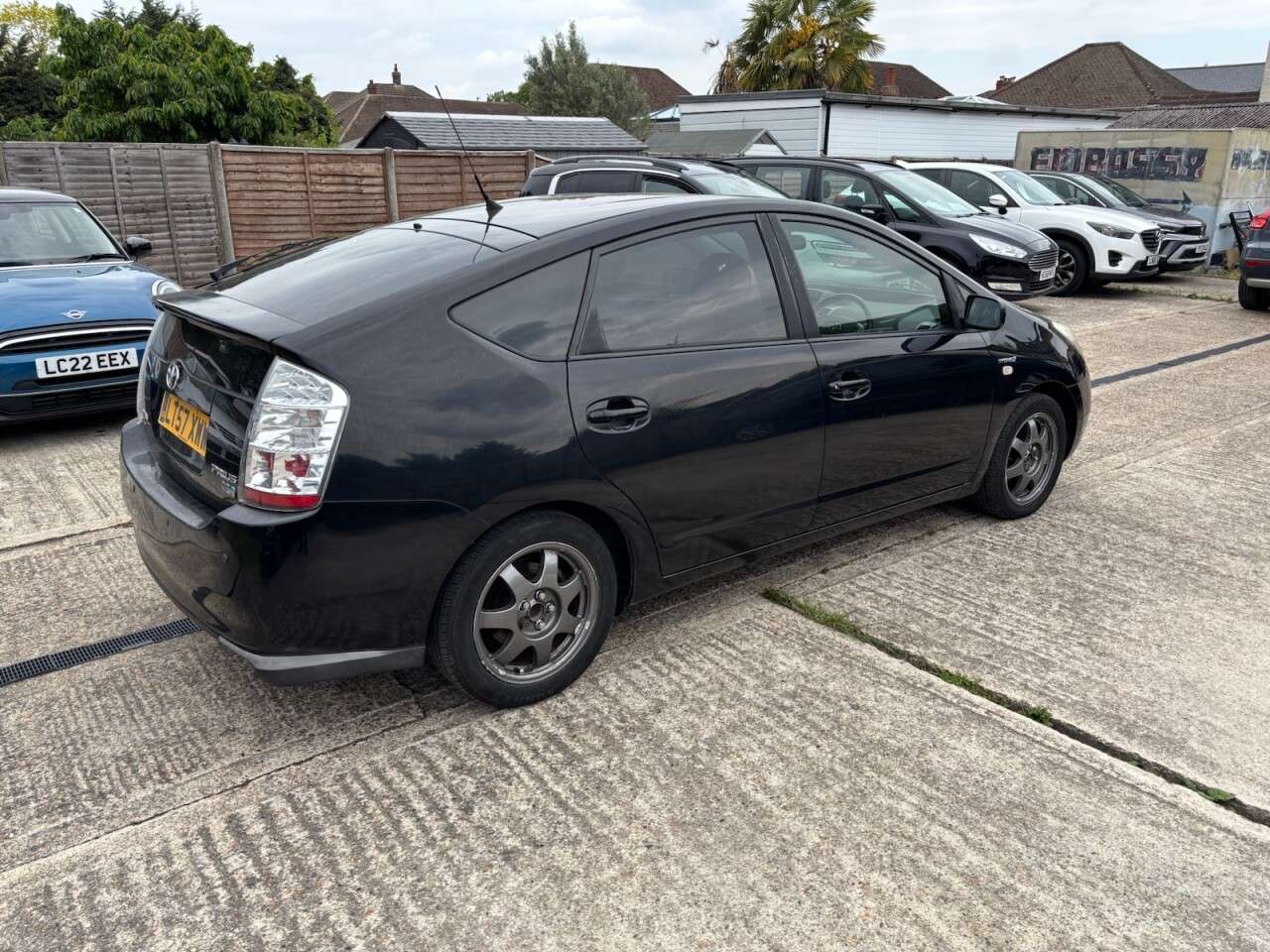 A 2007 TOYOTA PRIUS 1.5 T Spirit Hatchback 5dr Petrol Hybrid CVT (104 g/km, 76 bhp) SAT NAV, LE A 2007 TOYOTA PRIUS 1.5 T Spirit Hatchback 5dr Petrol Hybrid CVT (104 g/km, 76 bhp) SAT NAV, LE