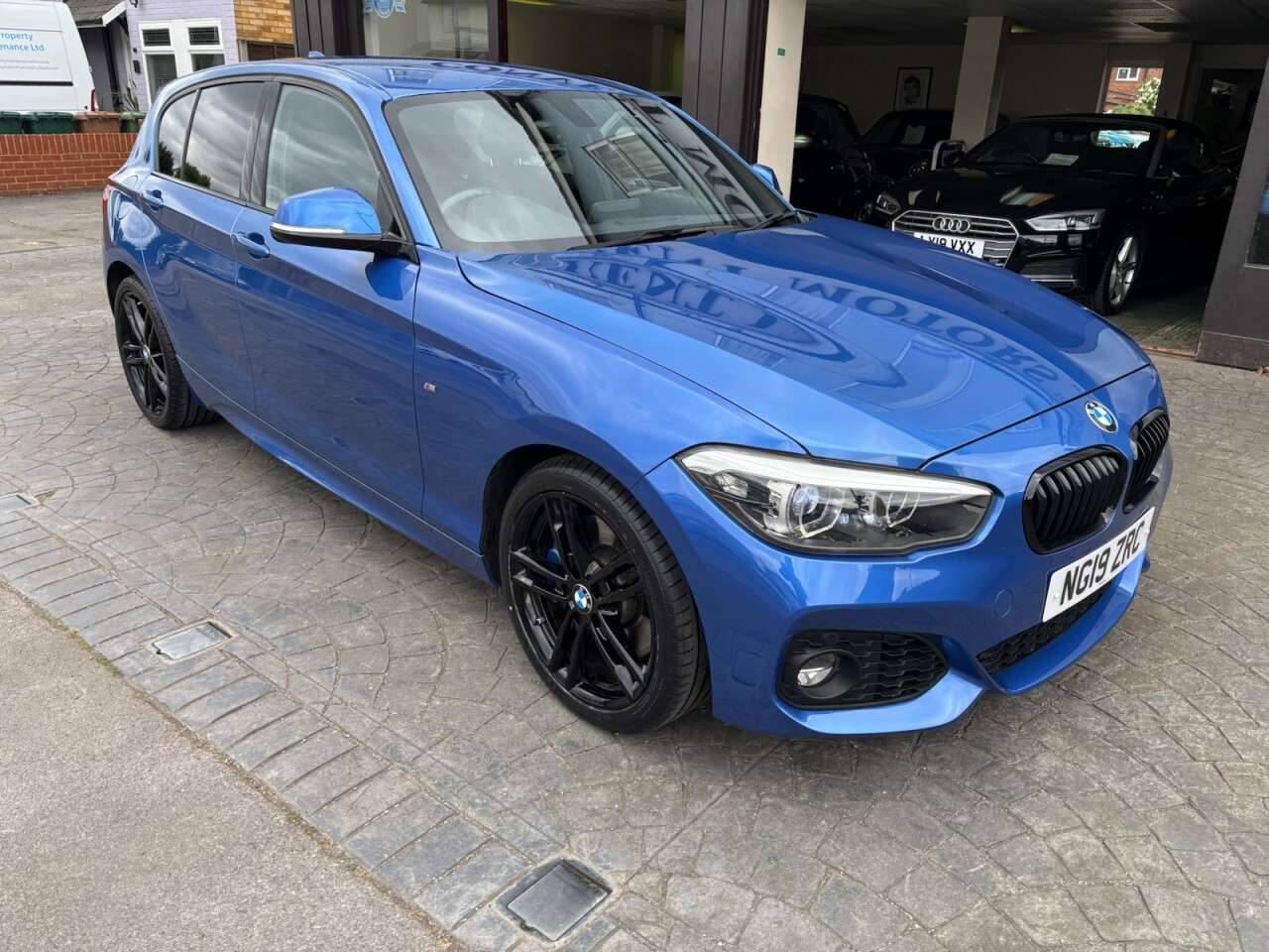 A 2019 BMW 1 SERIES 1.5 118i GPF M Sport Shadow Edition Hatchback 5dr Petrol Manual Euro 6 (s/s A 2019 BMW 1 SERIES 1.5 118i GPF M Sport Shadow Edition Hatchback 5dr Petrol Manual Euro 6 (s/s