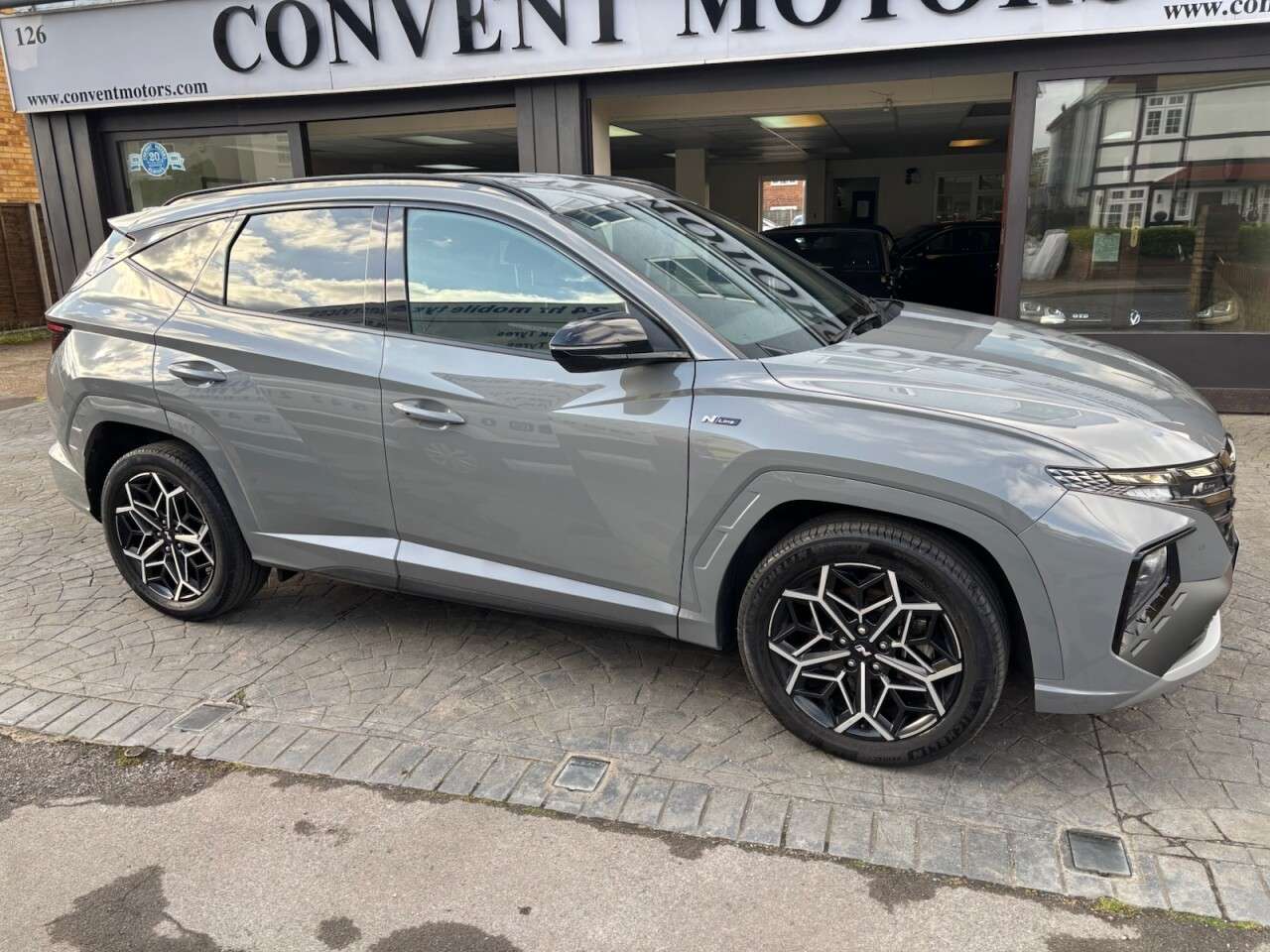 A 2023 HYUNDAI TUCSON 1.6 h T-GDi N Line SUV 5dr Petrol Hybrid Auto Euro 6 (s/s) (230 ps) SAT NAV A 2023 HYUNDAI TUCSON 1.6 h T-GDi N Line SUV 5dr Petrol Hybrid Auto Euro 6 (s/s) (230 ps) SAT NAV